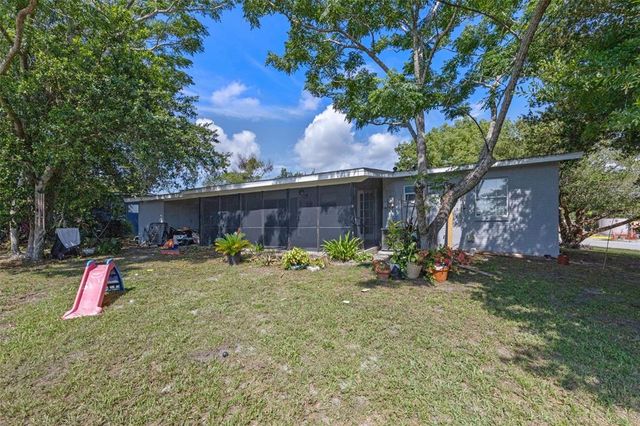 985 N VILLAGE DRIVE, Deltona, FL 32725