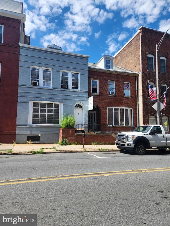 212 W MARKET ST, Pottsville, PA 17901