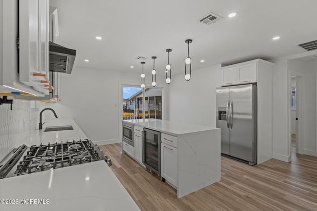 16 Saint Kitts Drive, Toms River, NJ 08757