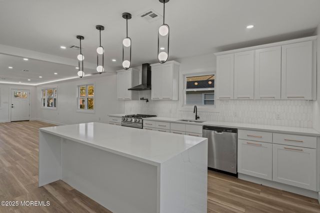 16 Saint Kitts Drive, Toms River, NJ 08757