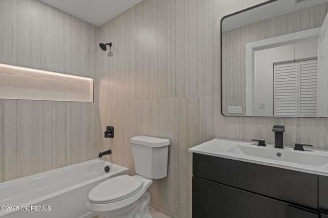 16 Saint Kitts Drive, Toms River, NJ 08757