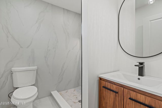 16 Saint Kitts Drive, Toms River, NJ 08757