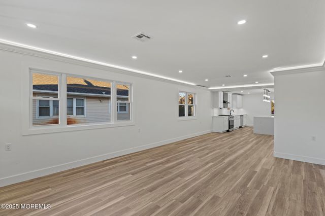 16 Saint Kitts Drive, Toms River, NJ 08757