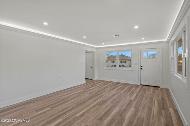 16 Saint Kitts Drive, Toms River, NJ 08757