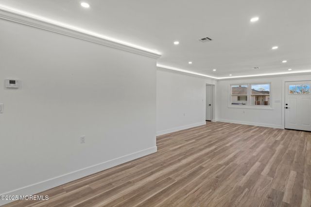 16 Saint Kitts Drive, Toms River, NJ 08757