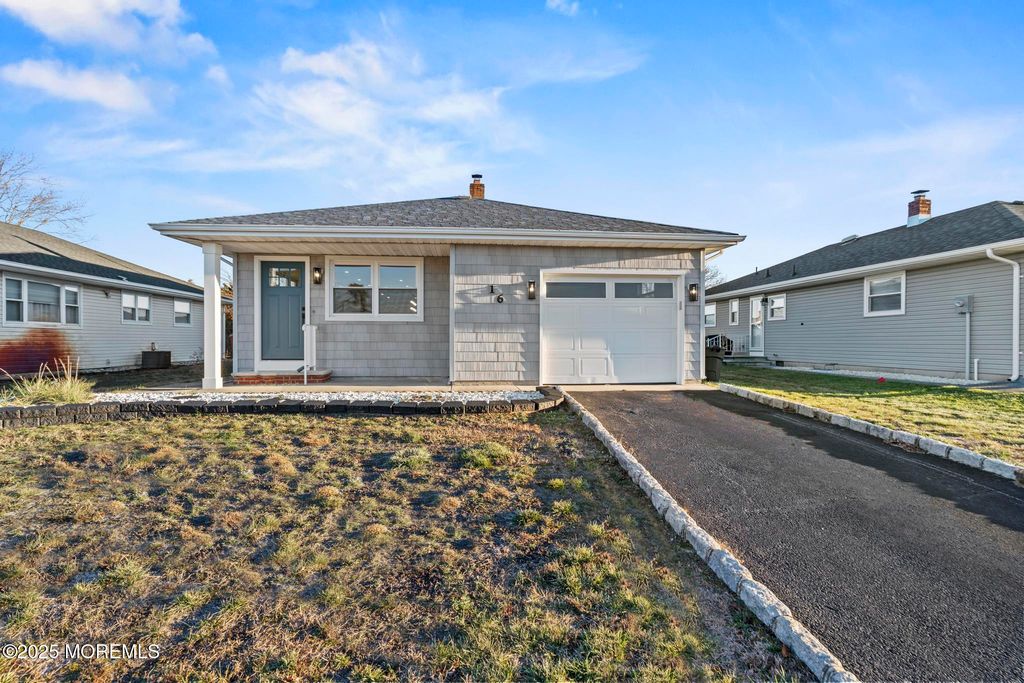 16 Saint Kitts Drive, Toms River, NJ 08757