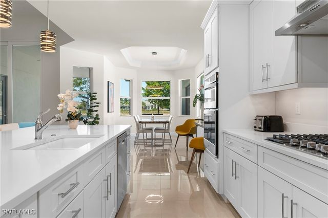 8897 Redonda DR, Naples, FL 34114