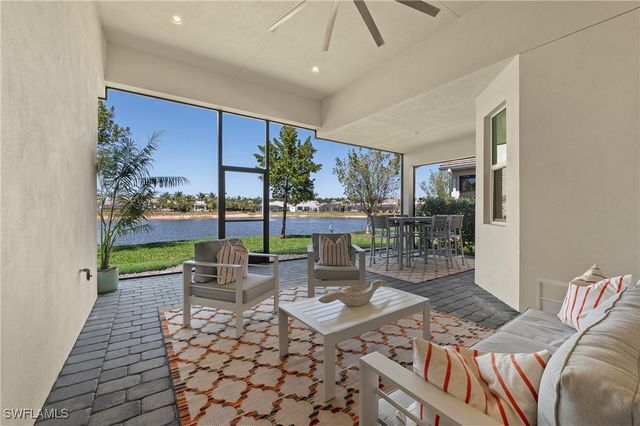 8897 Redonda DR, Naples, FL 34114