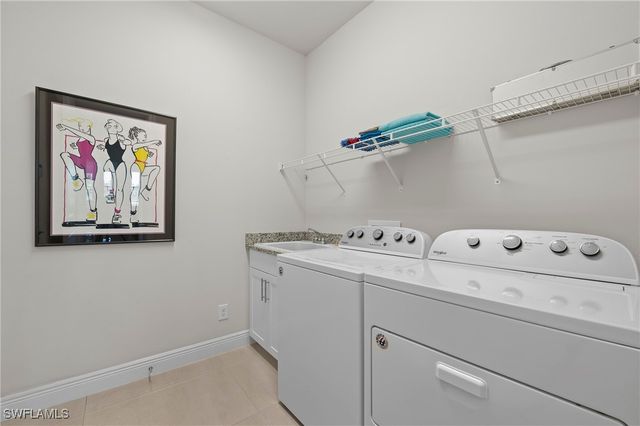 8897 Redonda DR, Naples, FL 34114