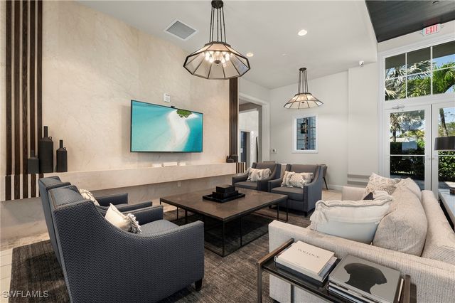 8897 Redonda DR, Naples, FL 34114