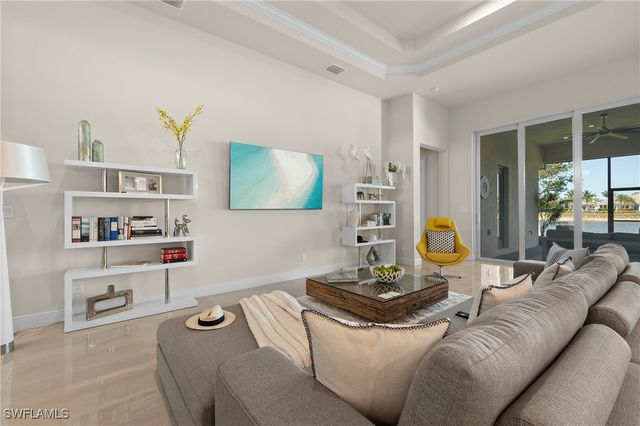 8897 Redonda DR, Naples, FL 34114