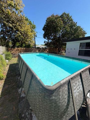 325 NW 135th Street, North Miami, FL 33168