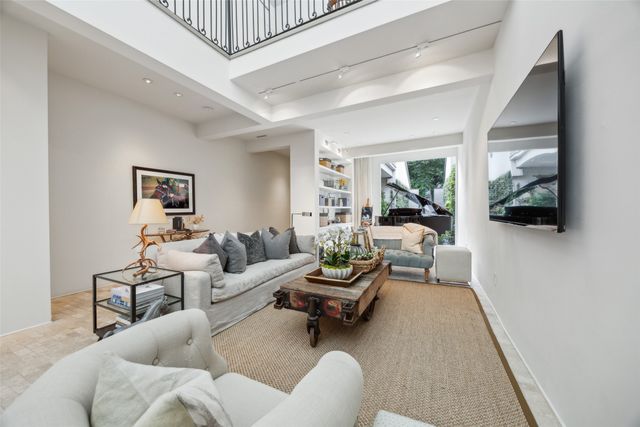 4127 Buena Vista Street, Dallas, TX 75204