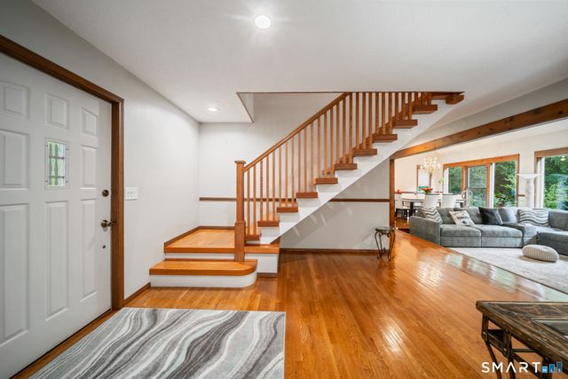 26 Vidich Lane, Naugatuck, CT 06770