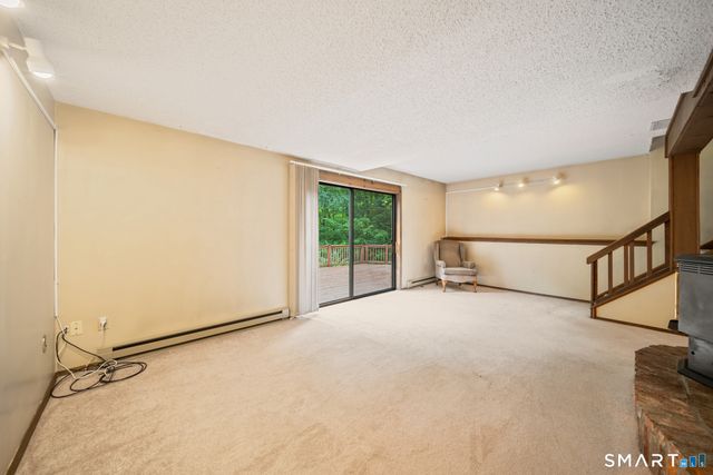 26 Vidich Lane, Naugatuck, CT 06770