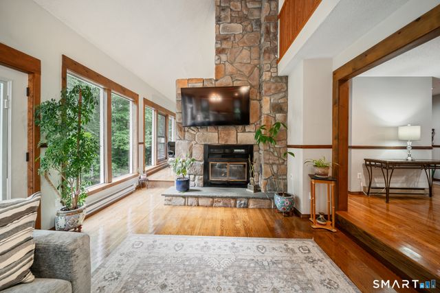 26 Vidich Lane, Naugatuck, CT 06770