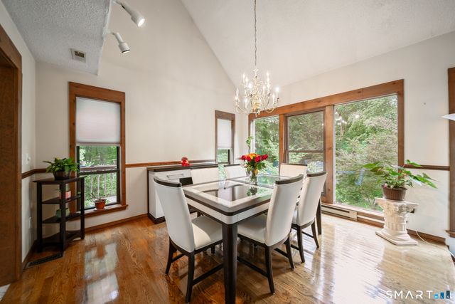 26 Vidich Lane, Naugatuck, CT 06770