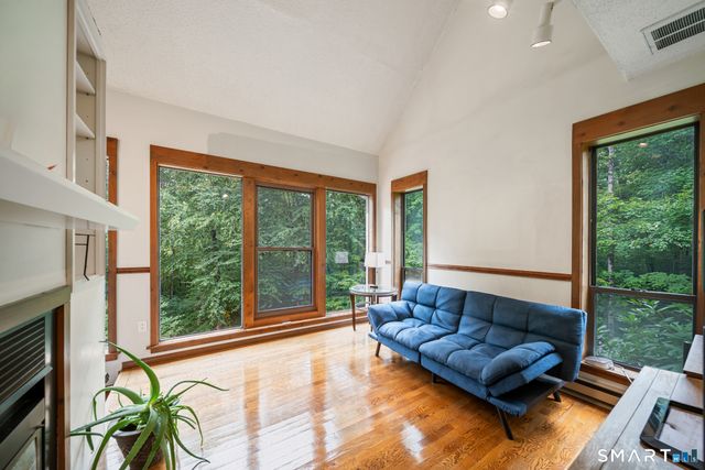 26 Vidich Lane, Naugatuck, CT 06770