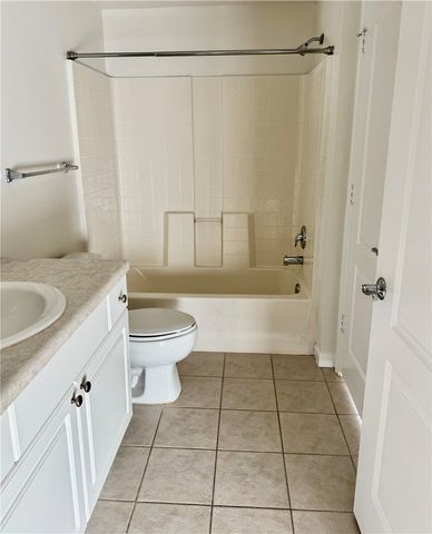 5090 Fairways Circle H102, Vero Beach, FL 32967