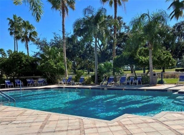 5090 Fairways Circle H102, Vero Beach, FL 32967