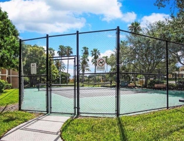 5090 Fairways Circle H102, Vero Beach, FL 32967