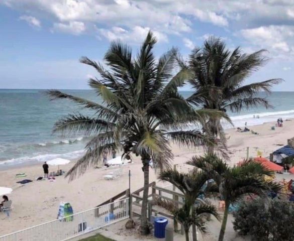 5090 Fairways Circle H102, Vero Beach, FL 32967