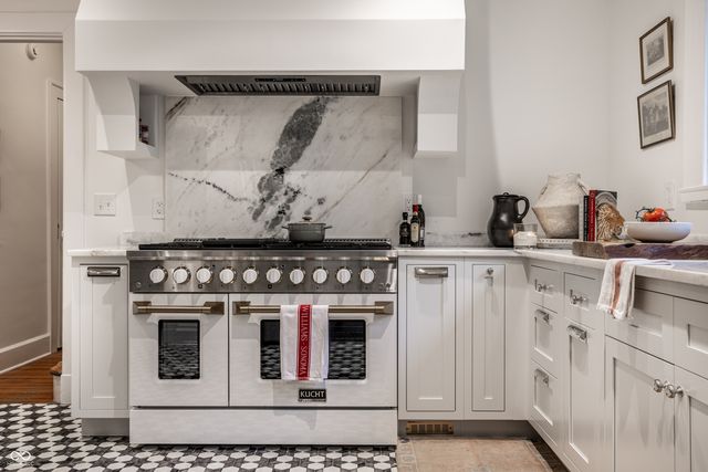 140 E 44th Street, Indianapolis, IN 46205