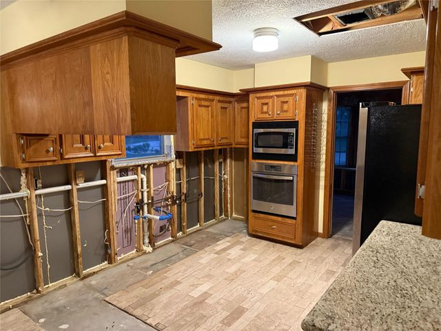 11410 Galbreath Drive, Houston, TX 77066