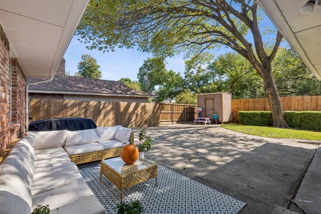 10622 MAPLERIDGE Drive, Dallas, TX 75238