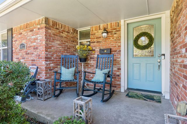 10622 MAPLERIDGE Drive, Dallas, TX 75238