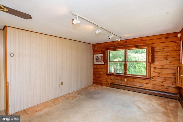 3591 DOGWOOD LN, Riegelsville, PA 18077
