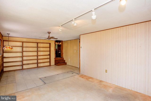 3591 DOGWOOD LN, Riegelsville, PA 18077