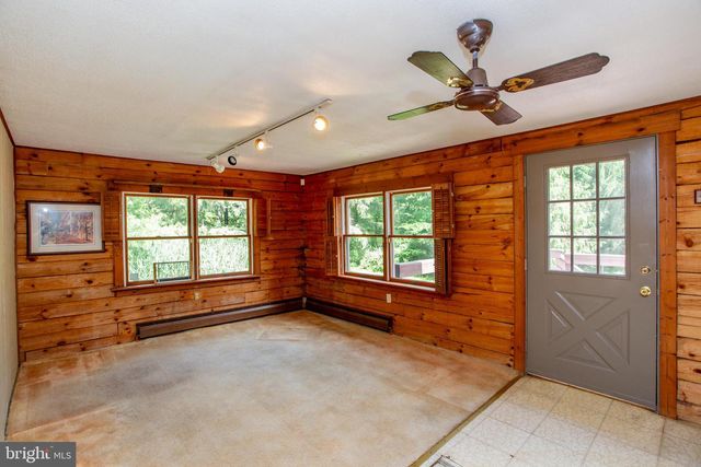 3591 DOGWOOD LN, Riegelsville, PA 18077