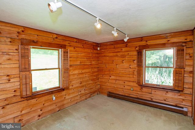 3591 DOGWOOD LN, Riegelsville, PA 18077
