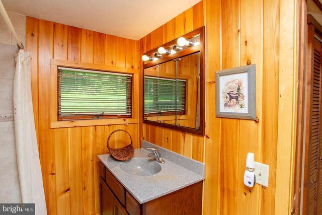 3591 DOGWOOD LN, Riegelsville, PA 18077