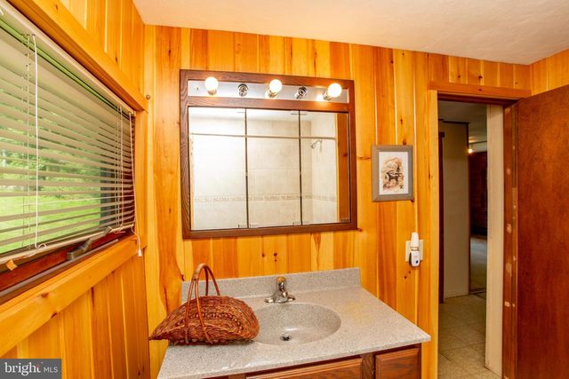 3591 DOGWOOD LN, Riegelsville, PA 18077
