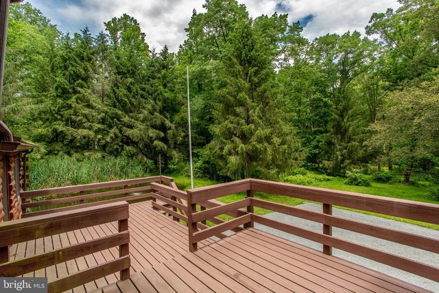 3591 DOGWOOD LN, Riegelsville, PA 18077