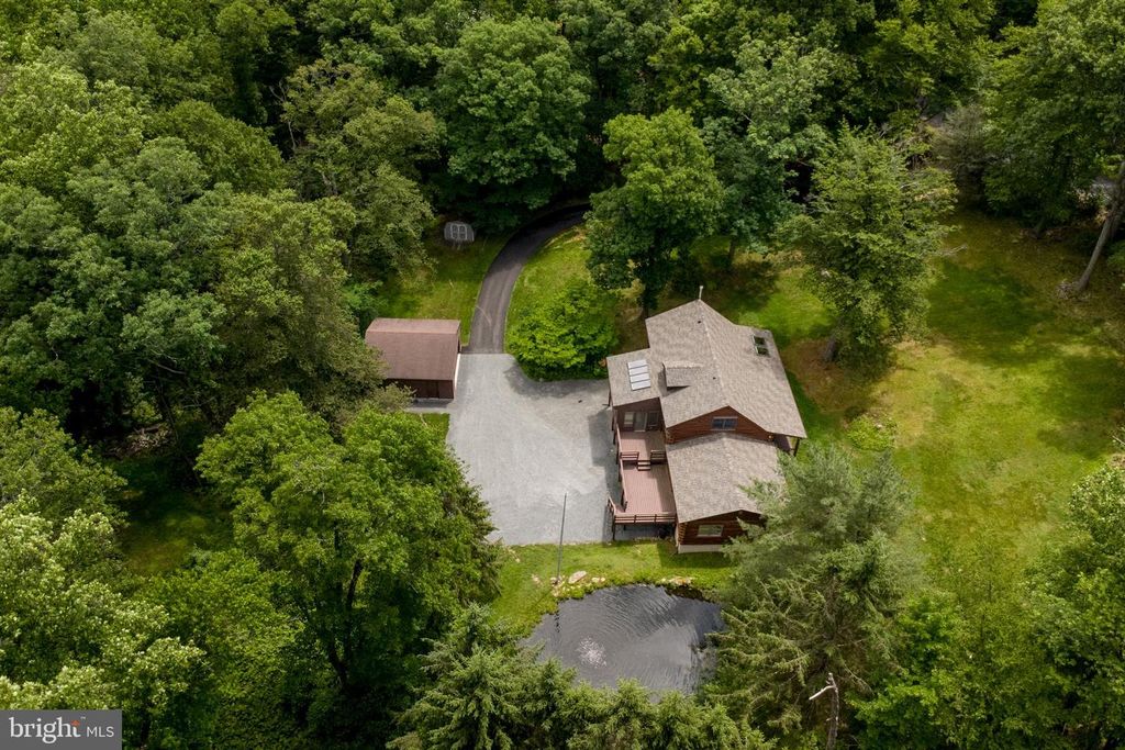 3591 DOGWOOD LN, Riegelsville, PA 18077