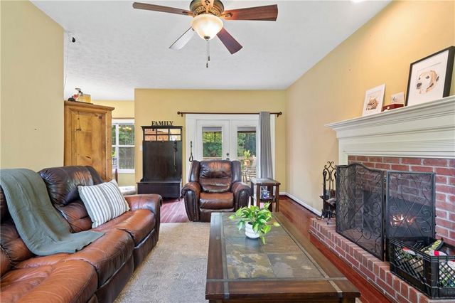 5660 Bridle Glen Drive, Buford, GA 30518
