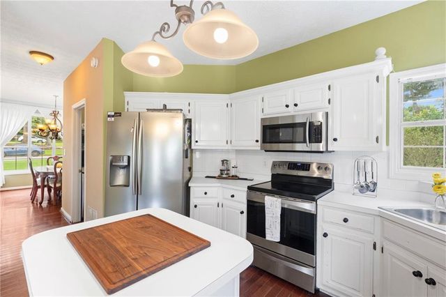 5660 Bridle Glen Drive, Buford, GA 30518