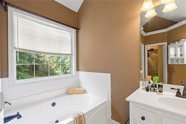 5660 Bridle Glen Drive, Buford, GA 30518