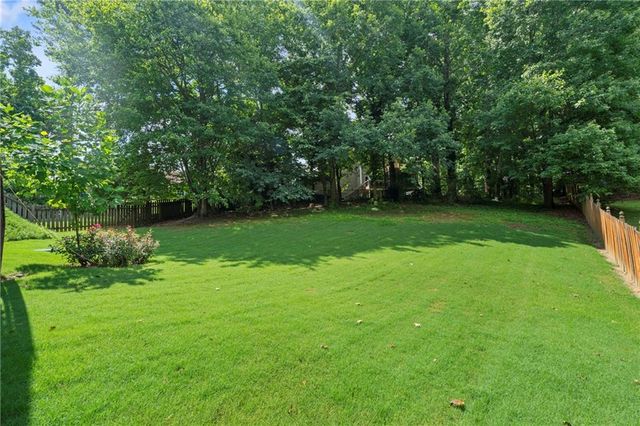 5660 Bridle Glen Drive, Buford, GA 30518
