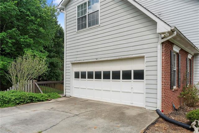 5660 Bridle Glen Drive, Buford, GA 30518