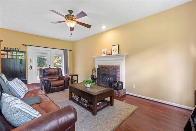 5660 Bridle Glen Drive, Buford, GA 30518