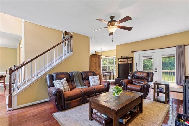 5660 Bridle Glen Drive, Buford, GA 30518