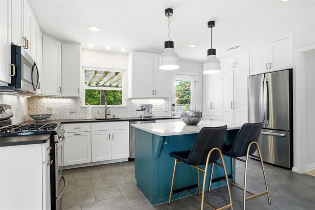 3975 Clover Lane, Dallas, TX 75220