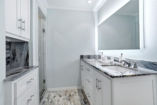 3975 Clover Lane, Dallas, TX 75220