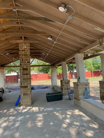 825 S Hughes Avenue, Fort Worth, TX 76103