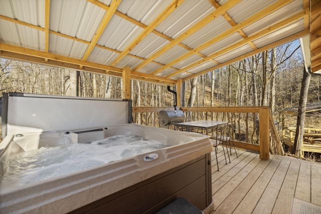 22 Still Hand, Beattyville, KY 41311