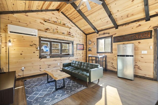 22 Still Hand, Beattyville, KY 41311